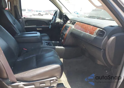 2008 Chevrolet Suburban 1500 Lt z USA, uszkodzony, nr VIN 1GNFC16J18J212846